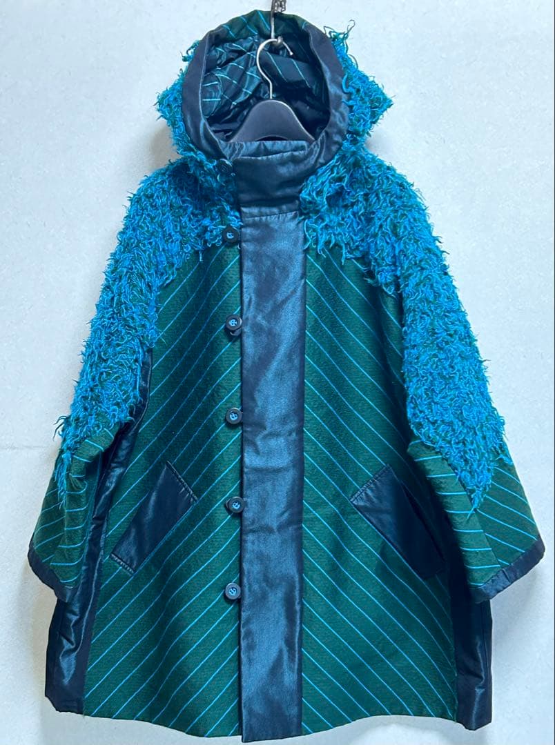 イッセイミヤケ　　フード付き厚手半コート