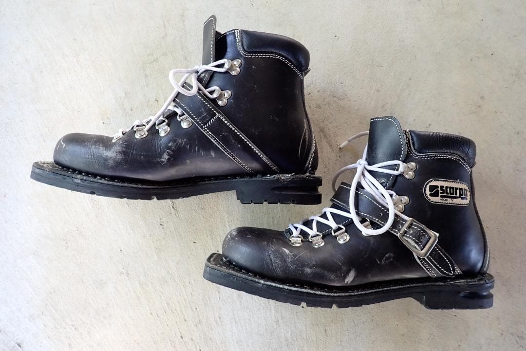 h*o様 スカルパ・テレマークスキー用ブーツ 黒 バックル付き