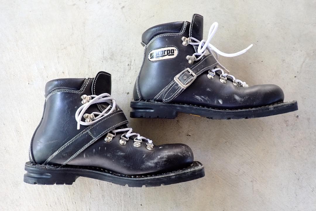 h*o様 スカルパ・テレマークスキー用ブーツ 黒 バックル付き