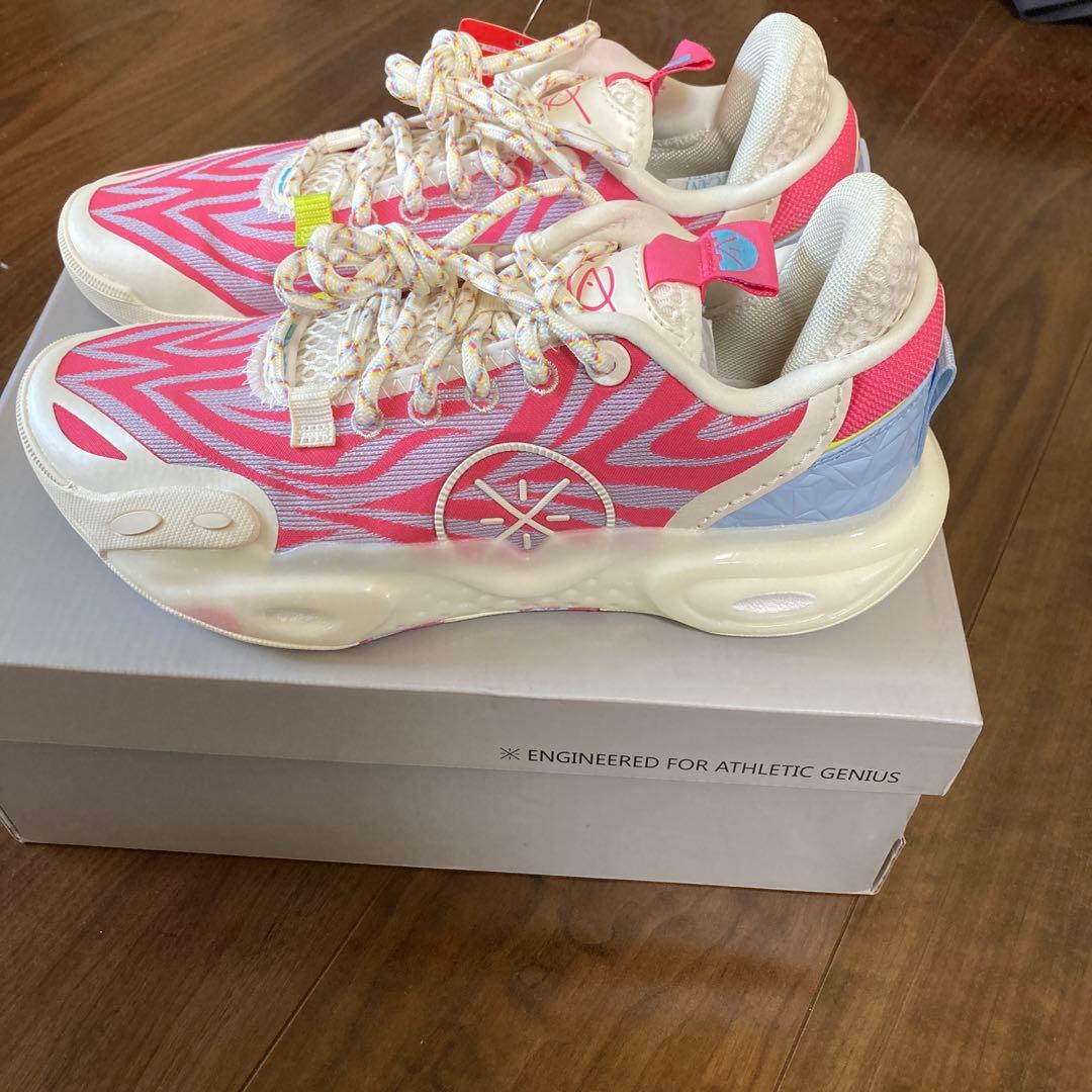 バスケットボールシューズ ピンク/ホワイト/ブルー