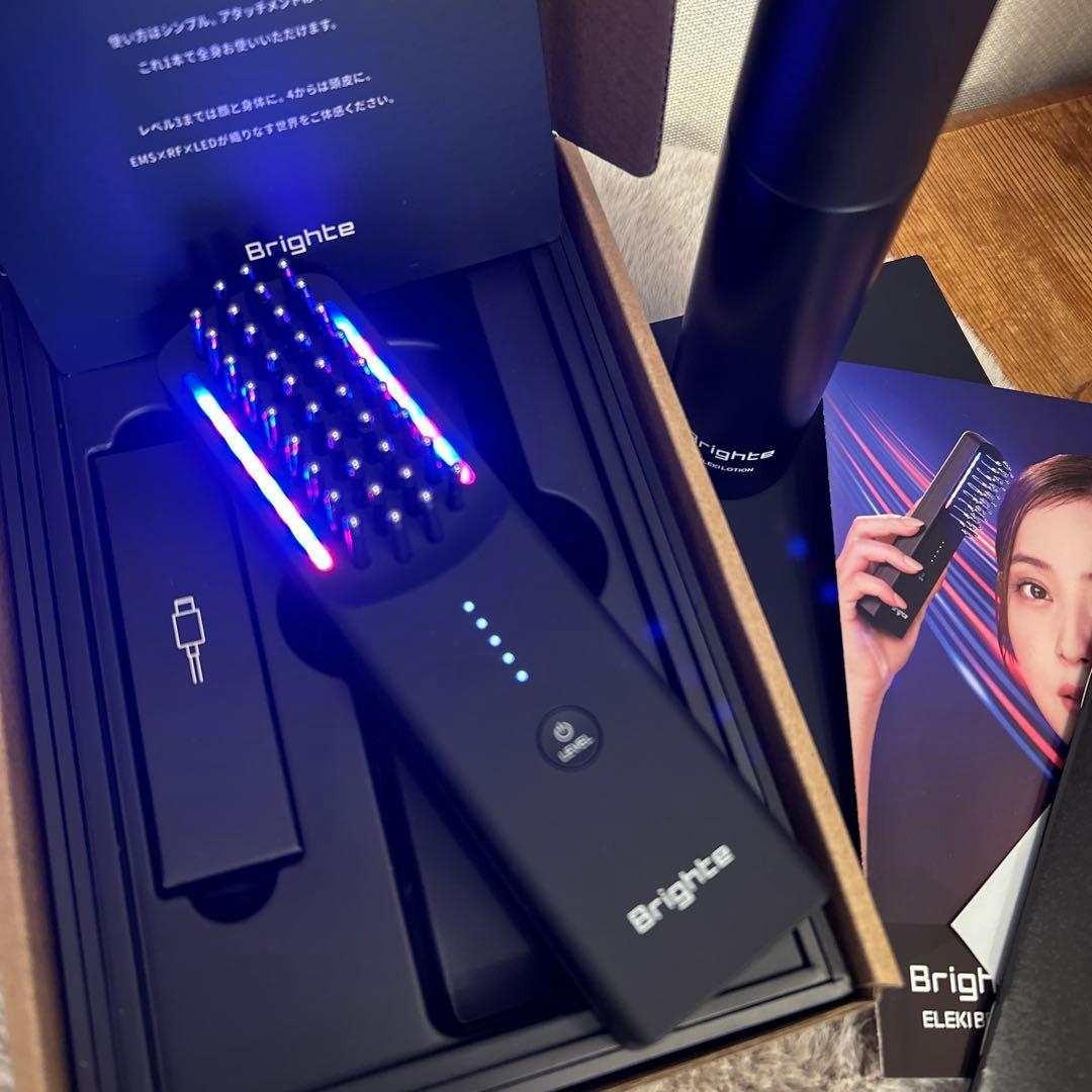 Brighte ELEKI BRUSH エレキブラシ　化粧水付　美顔器