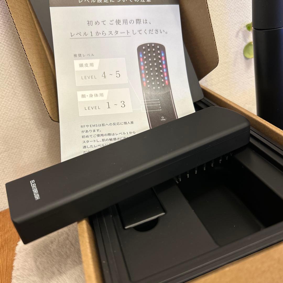 Brighte ELEKI BRUSH エレキブラシ　化粧水付　美顔器