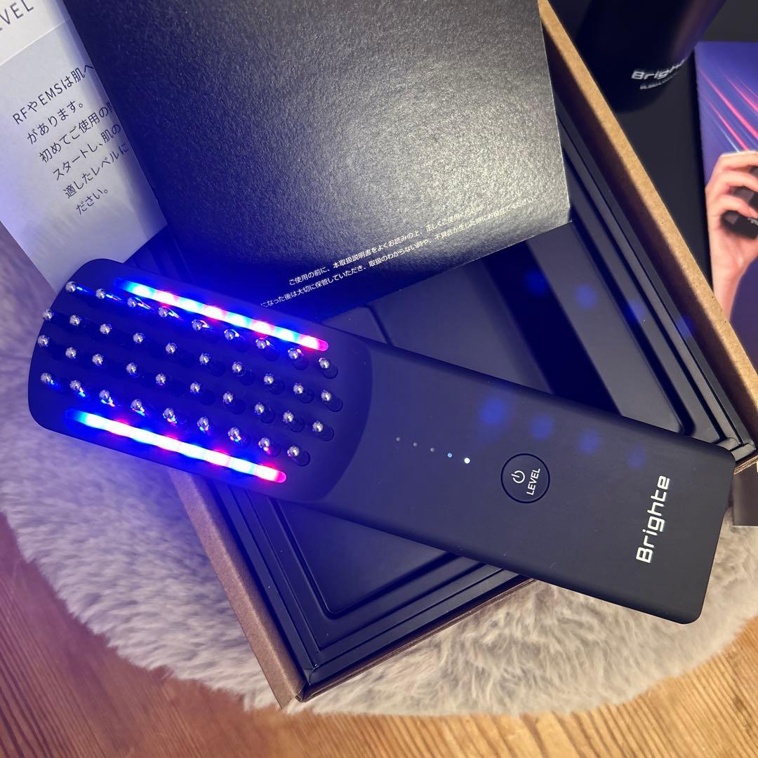 Brighte ELEKI BRUSH エレキブラシ　化粧水付　美顔器