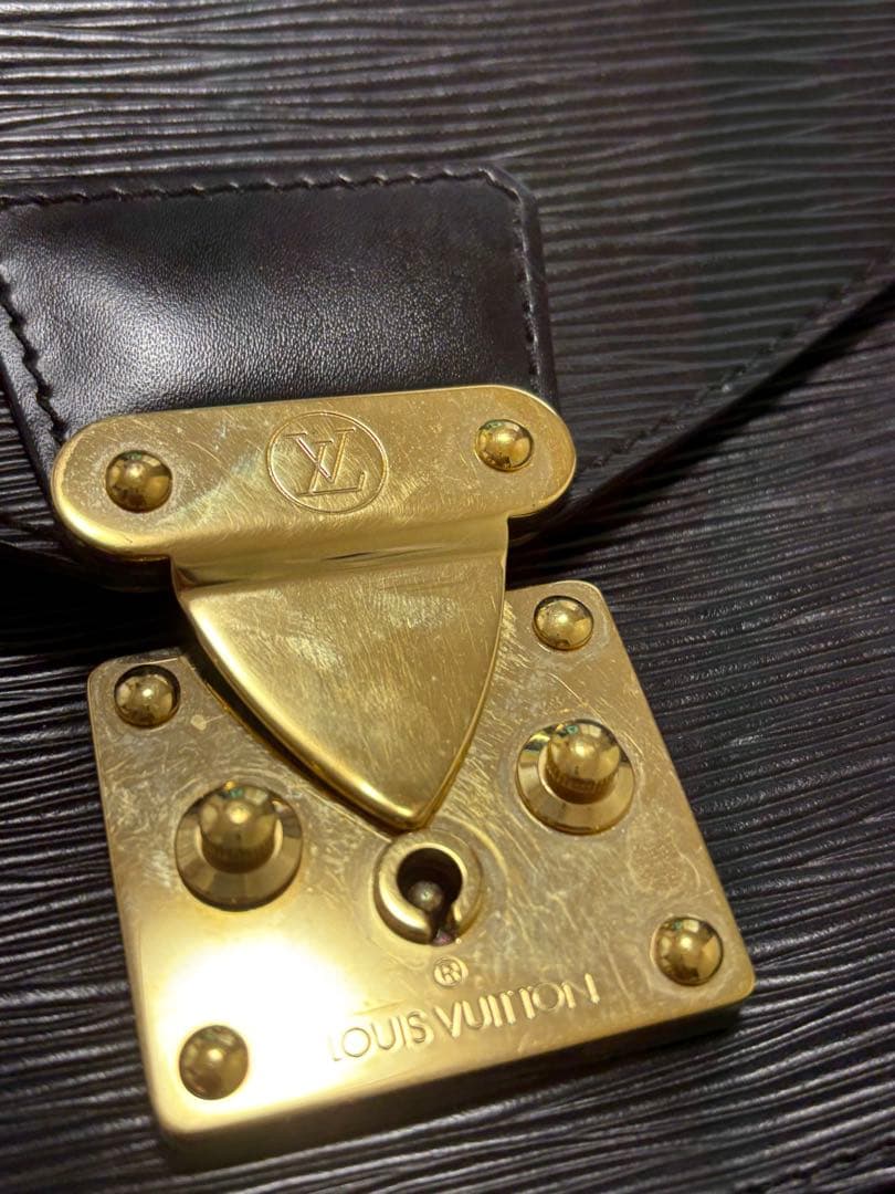 黒 レザー ビジネスバッグ ゴールド金具