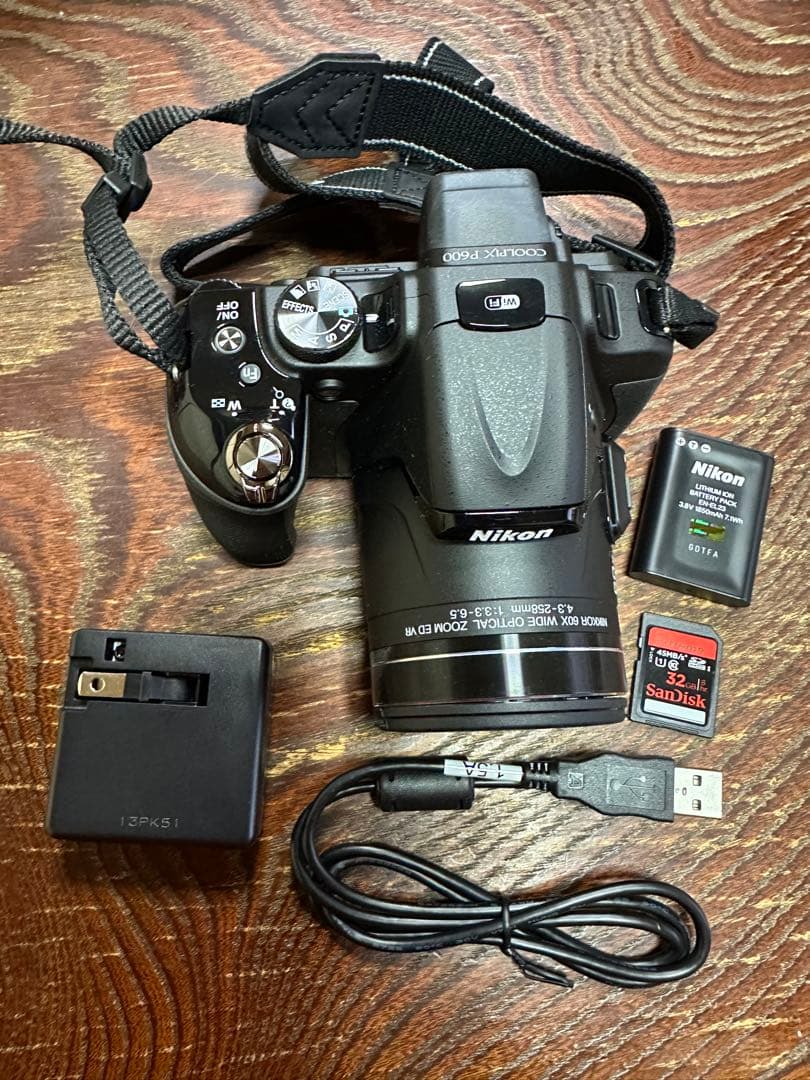 ひ*ろ様 Nikon ニコン COOLPIX P600 デジタルカメラ