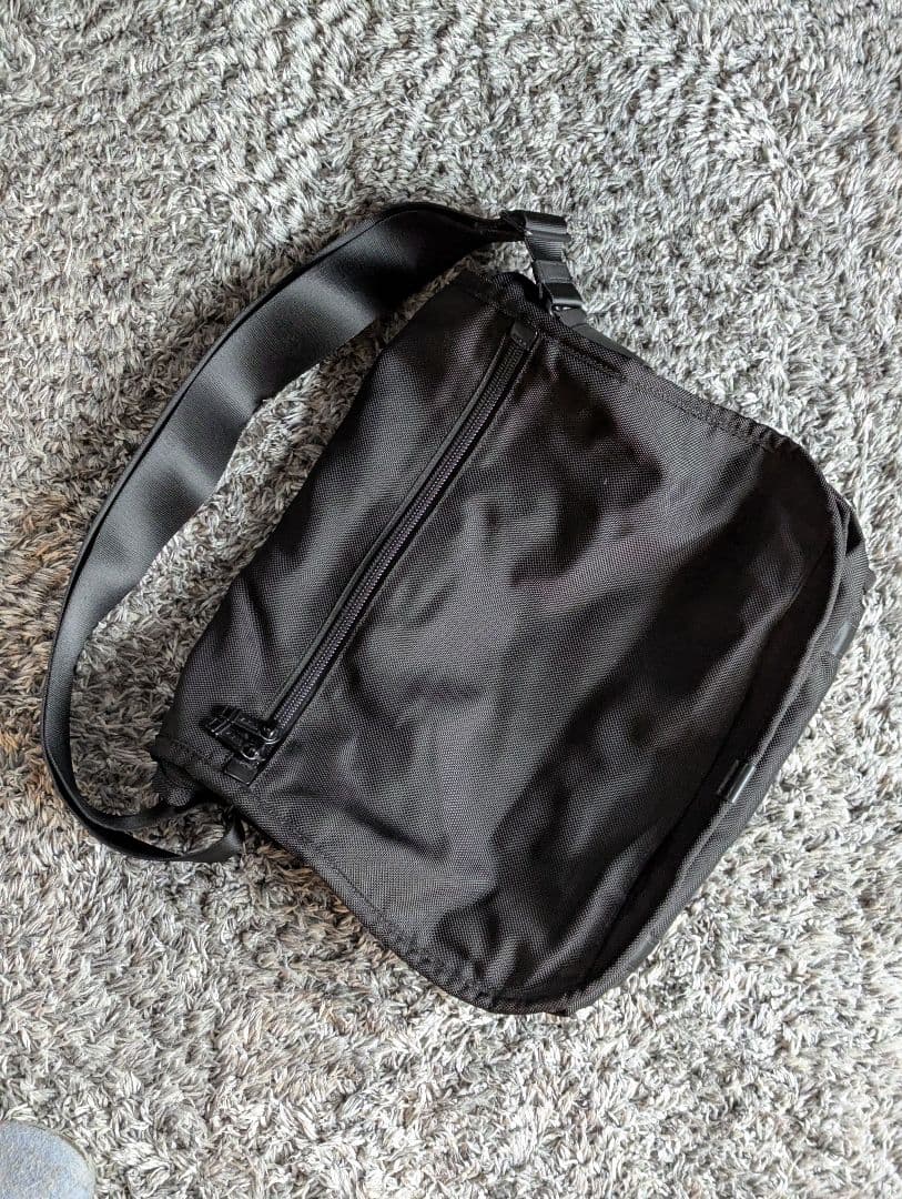 □ TUMI 22171DH スリム メッセンジャー ショルダーバッグ