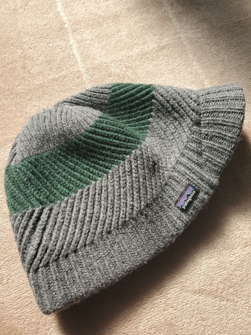 patagonia ラブルビーニー　つば付き ニット帽　ビーニー ２点セット