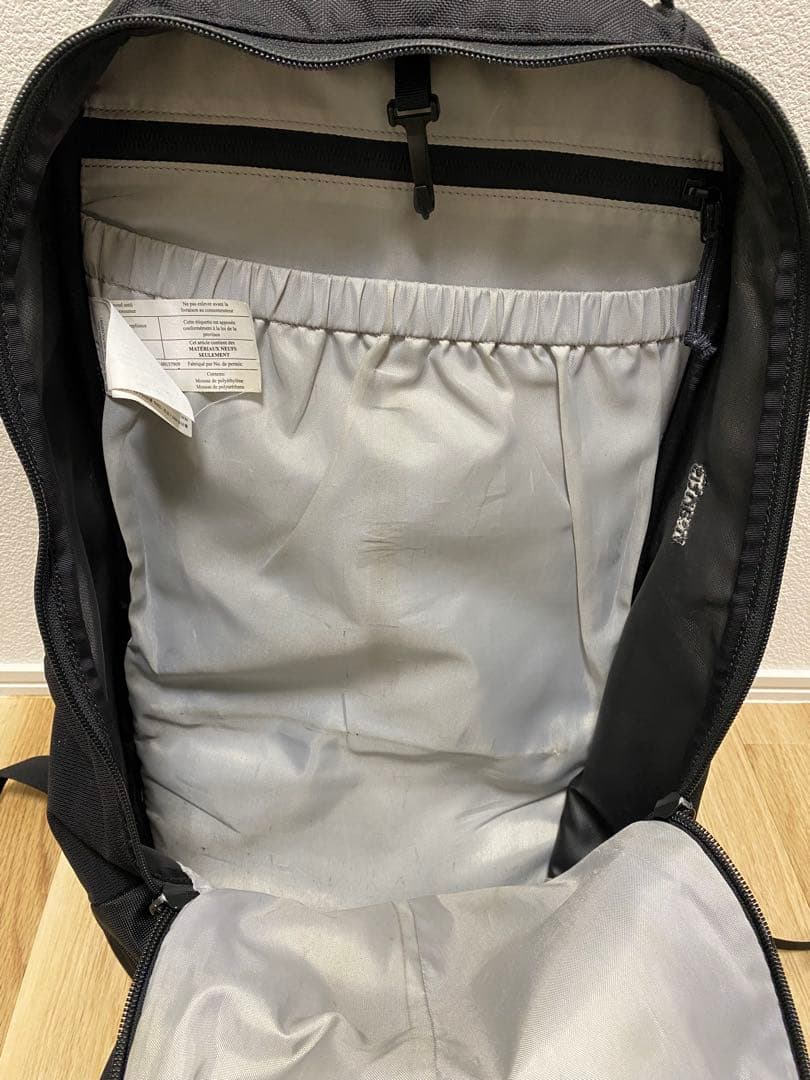 a*a様 廃盤　ARC'TERYX ブラック マンティス　26l