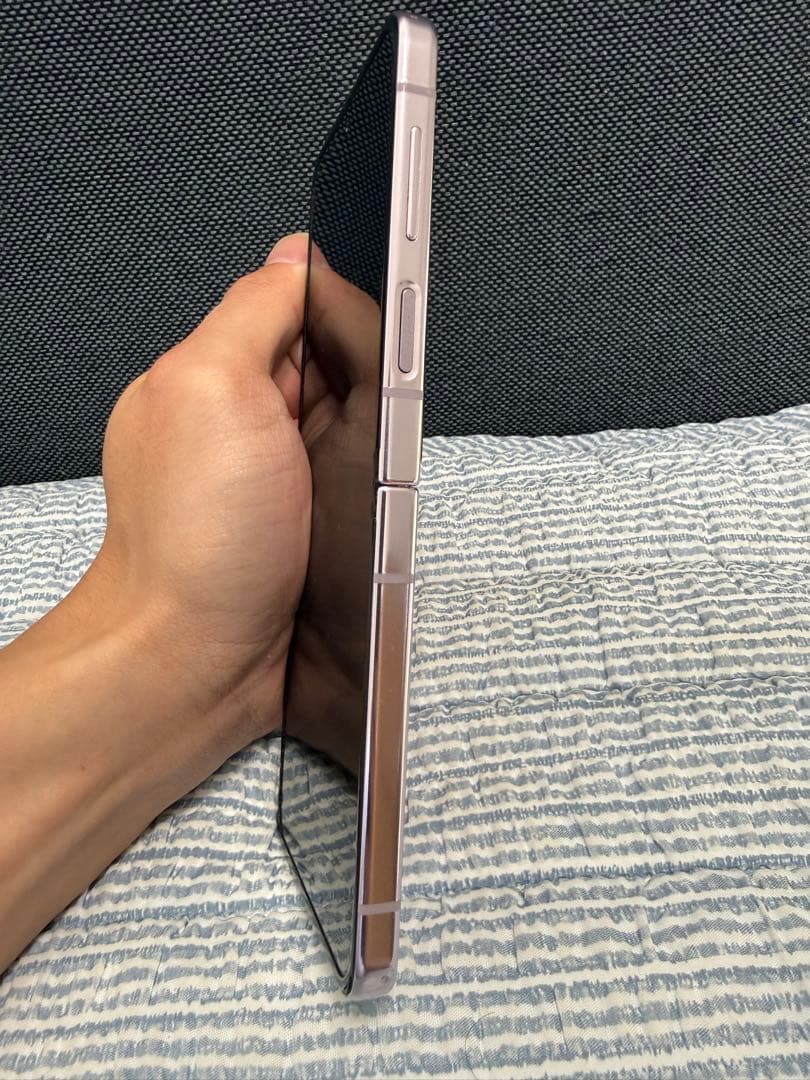 じ*ん様 [オークション]Galaxy Z Flip 5 256GBラベンダーS