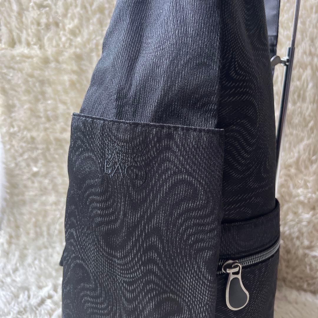 極美品　ヘルシーバックバッグ Mサイズ 9リットル 黒　ブラック