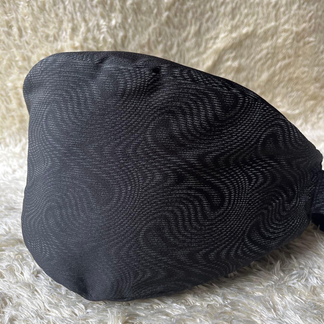 極美品　ヘルシーバックバッグ Mサイズ 9リットル 黒　ブラック