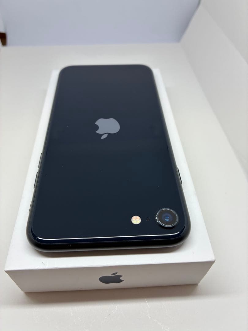 【超美品】iPhone SE3 128G ブラック　SIMフリー　新品バッテリー