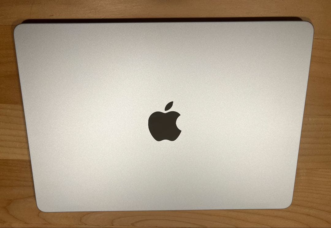 MacBook Air 13インチ M2 2022年16GB 512GBシルバー