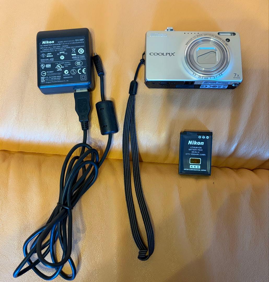 デジタルカメラ Nikon complex s6000