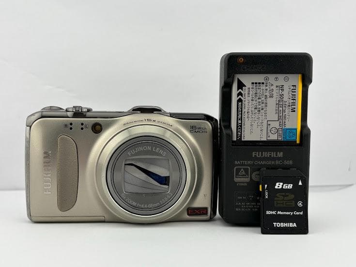 ★実用品★ フジフィルム FUJIFILM FINEPIX F550EXR