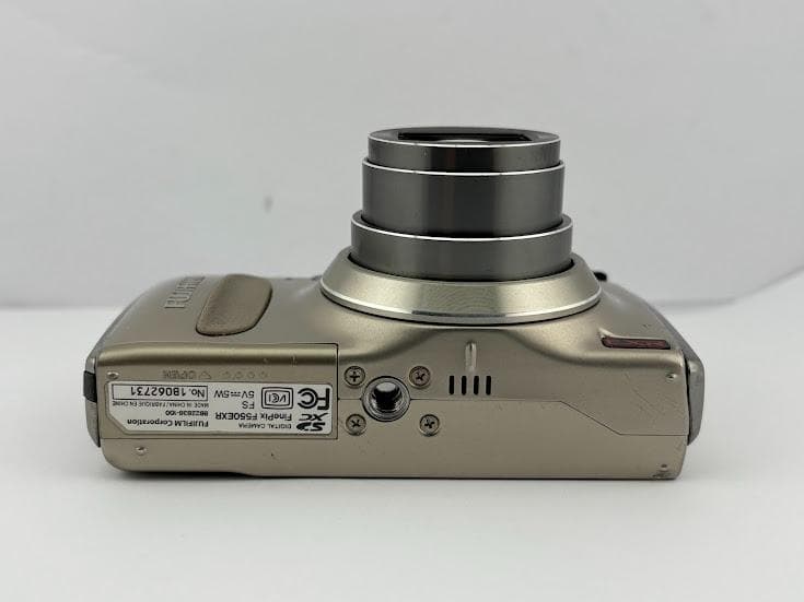 ★実用品★ フジフィルム FUJIFILM FINEPIX F550EXR