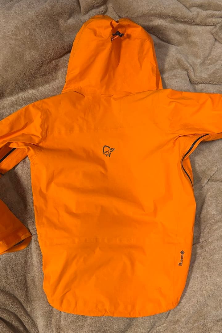 ノローナ ロフォテン ゴアテックス プロ ジャケットパンツセット