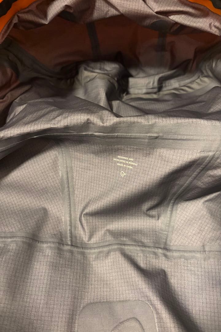 ノローナ ロフォテン ゴアテックス プロ ジャケットパンツセット