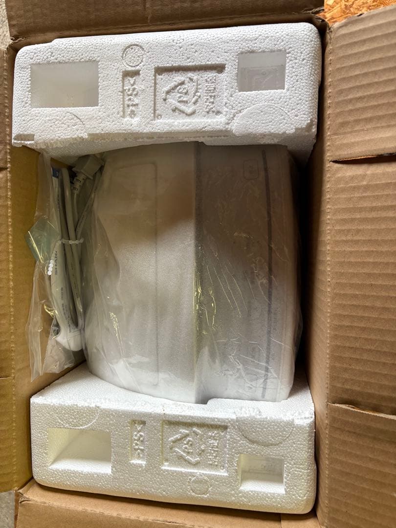 SHARP KC-B40-W 加湿空気清浄機　ホワイト系 新品未使用品