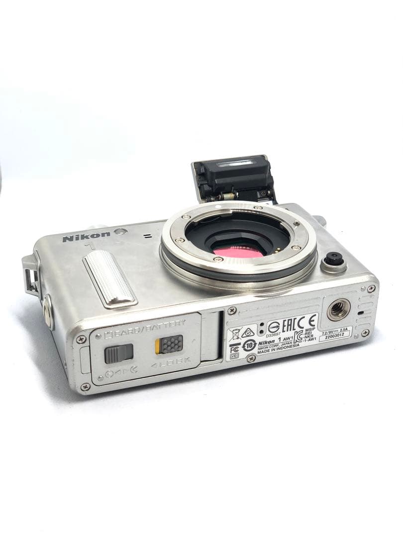 確認済みNikon AW1 シルバー コンパクトデジタルカメラ