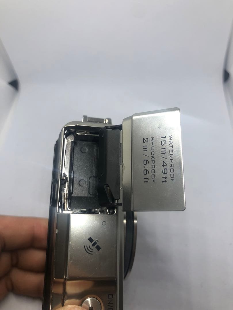 確認済みNikon AW1 シルバー コンパクトデジタルカメラ