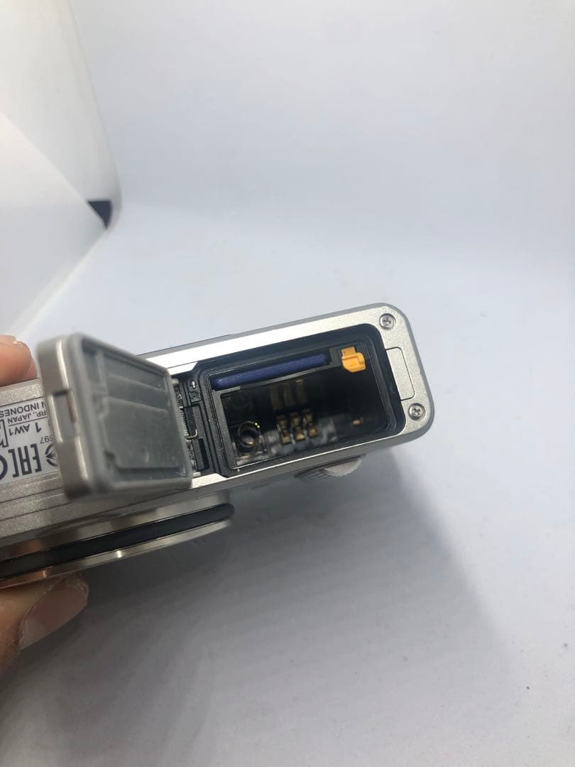 確認済みNikon AW1 シルバー コンパクトデジタルカメラ