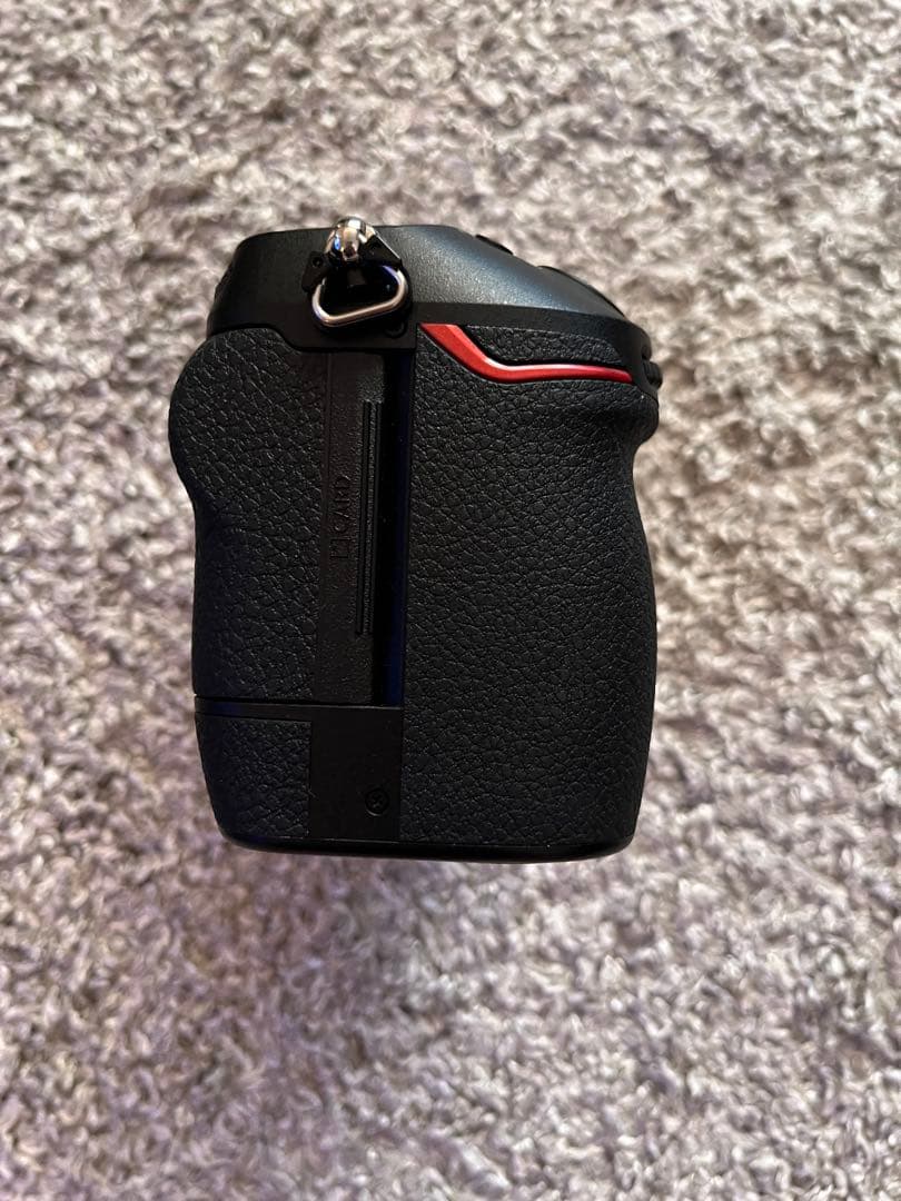 【おまけ有】　NIKON Z8フルサイズミラーレスカメラ