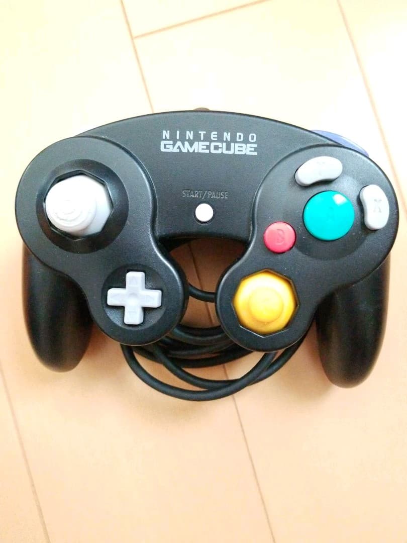 ニンテンドー GCコントローラ ブラック　オレンジ　接続アダプター