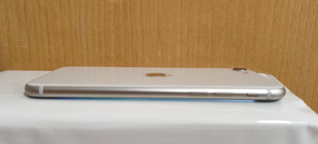 Apple iPhone SE (第3世代) 64GB