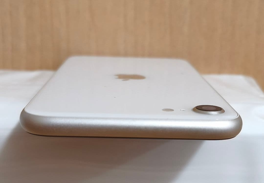 Apple iPhone SE (第3世代) 64GB