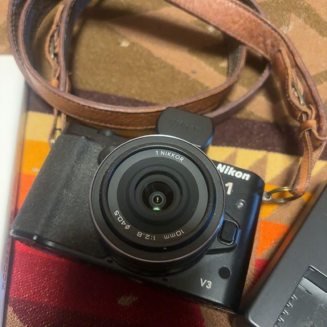 Nikon v3 デジタルカメラ　USED 美品　レンズ付き❤︎