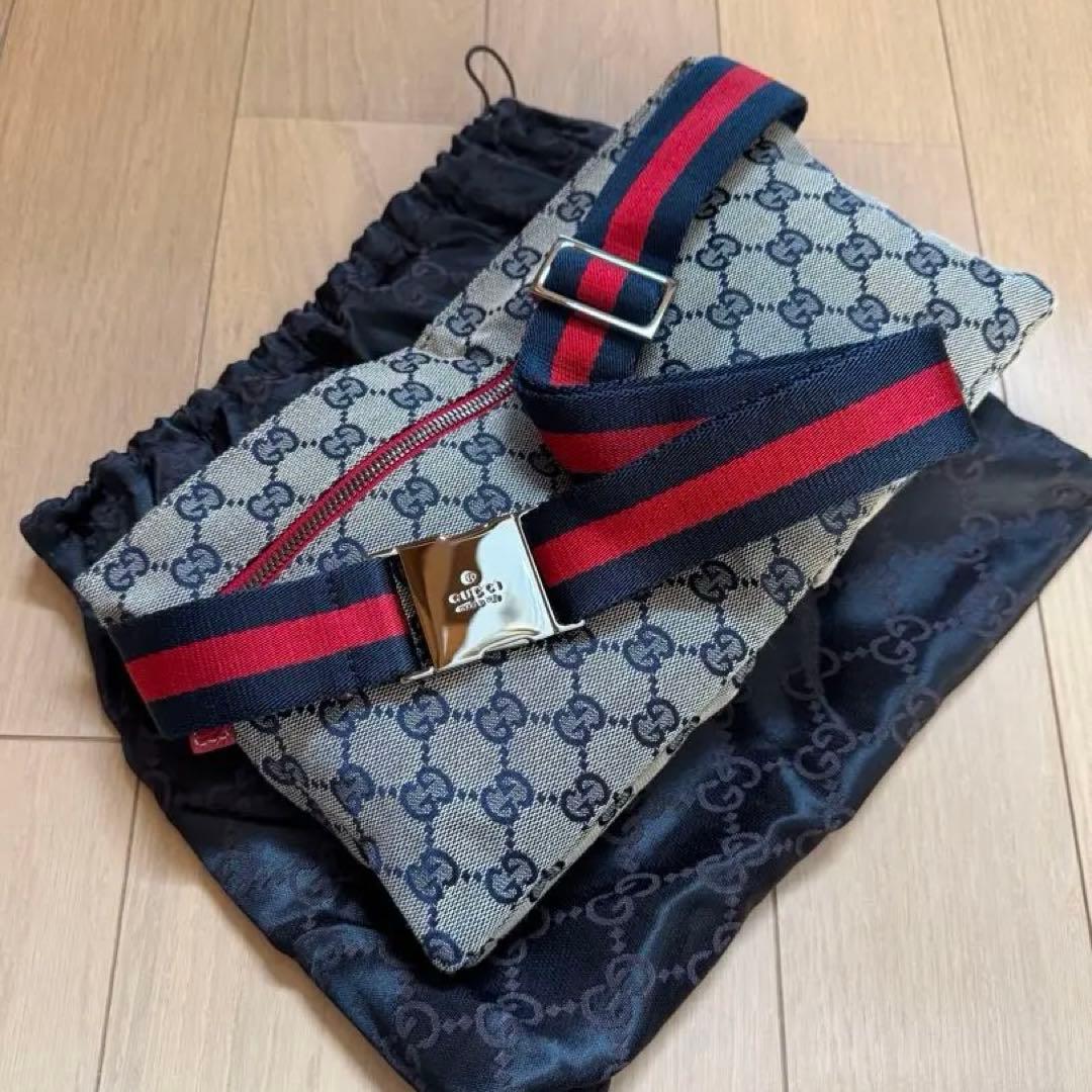 Gucci（グッチ）GGキャンバス × レザー ダブルポケット ベルトバッグ