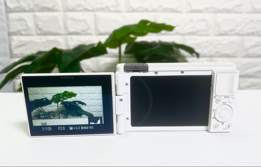 SONY ZV-1 室内のみ使用。まずまず美品、動作良好。付属多い。ハンドル付き