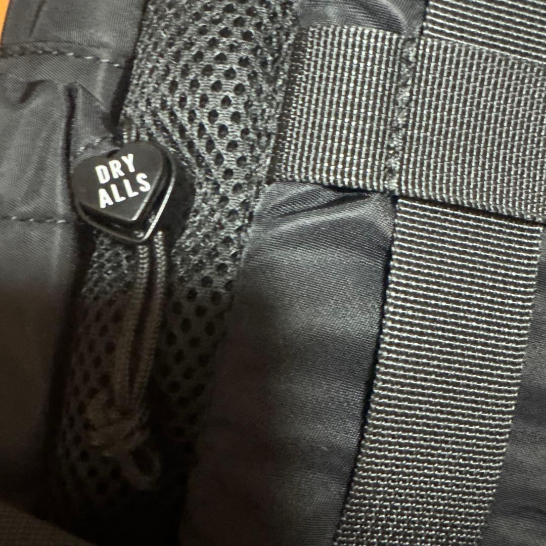 HUMAN MADE ブラック バックパック カラビナ付き