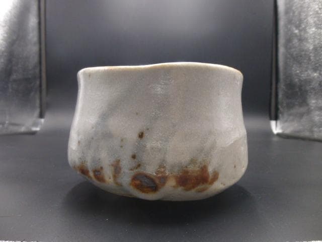 斗出庵（人間国宝 荒川豊蔵） 識箱　志野茶碗／銘「風声」／共箱・共布