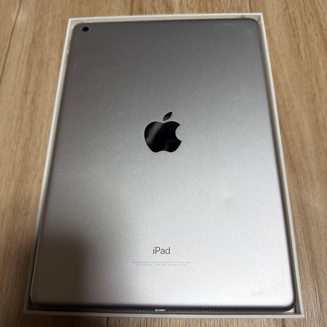 iPad 第6世代　シルバー　32GB WiFiモデル