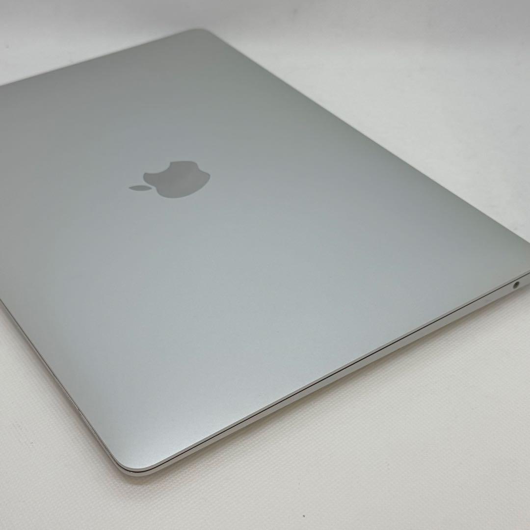 MacBook本体 MacBook Air M1 (A2337)16GB / 256GB