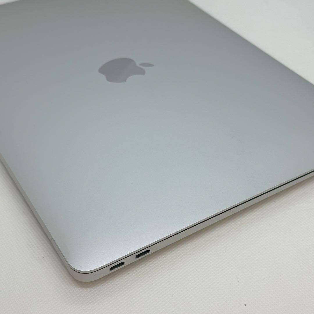 MacBook本体 MacBook Air M1 (A2337)16GB / 256GB