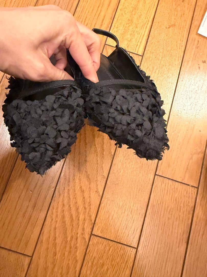 TSURU フリルデザイン ブラックミュール