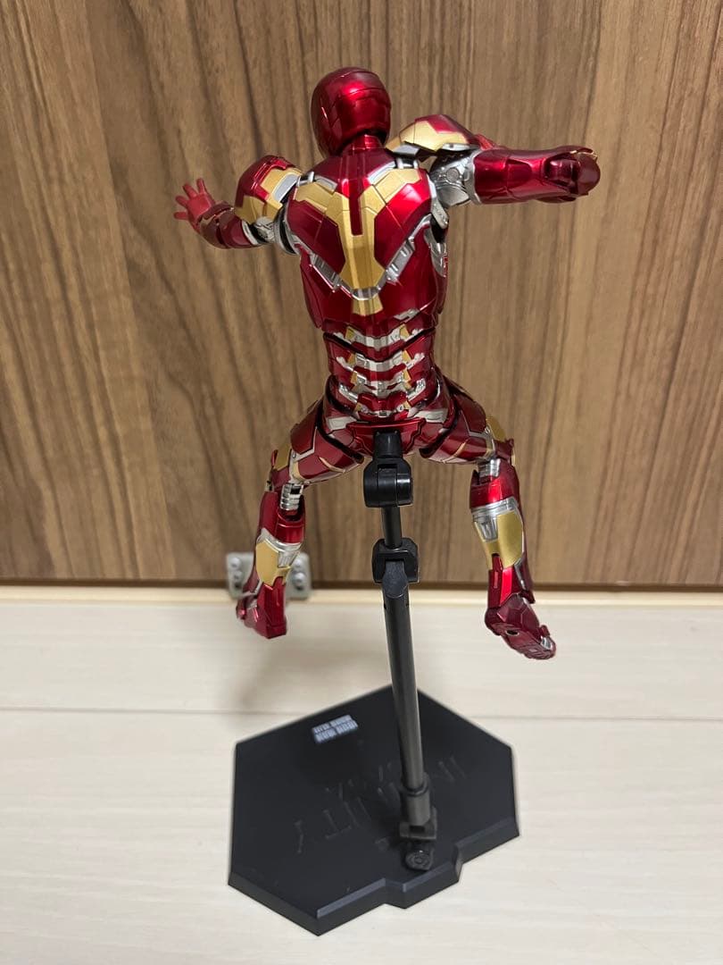 threezero hottoys アイアンマン ガントレット