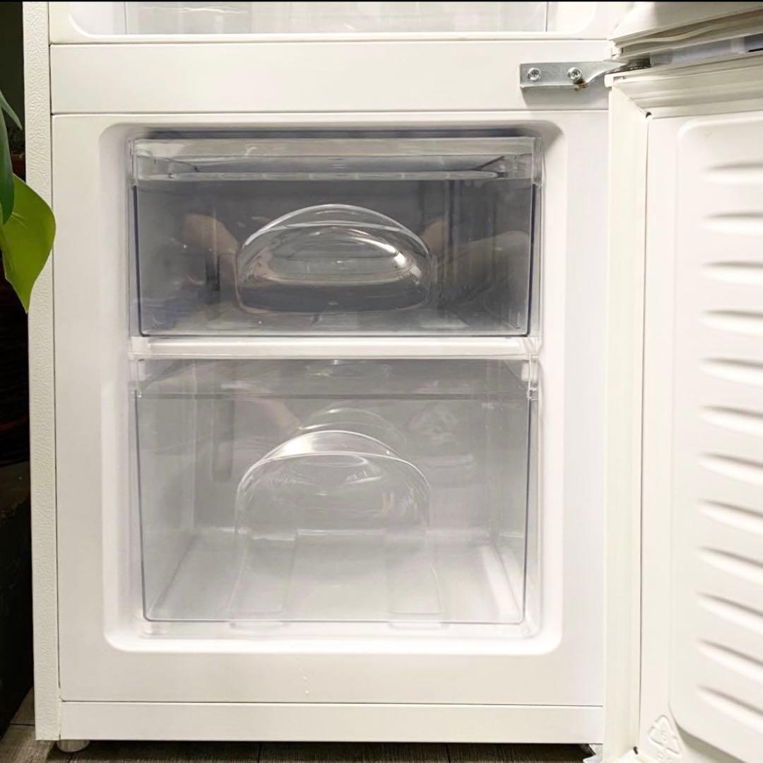 見た目シンプルでホワイトだからキッチンがパッと明るくなります♪冷凍冷蔵庫106L