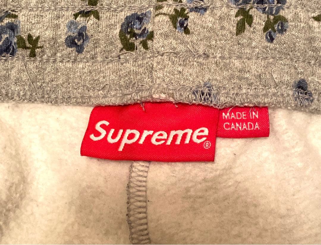 パンツ Supreme Small Box Sweatshort Flowers