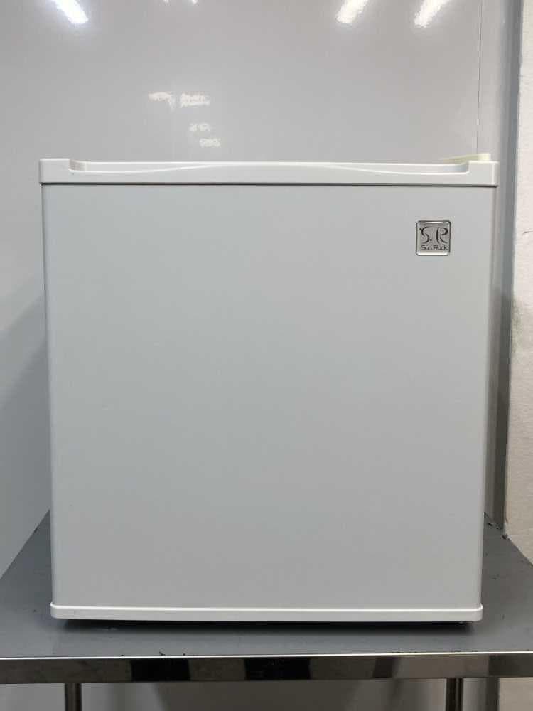 【中古】イー・エム・エー小型冷蔵庫 20L 2021年式2508171022