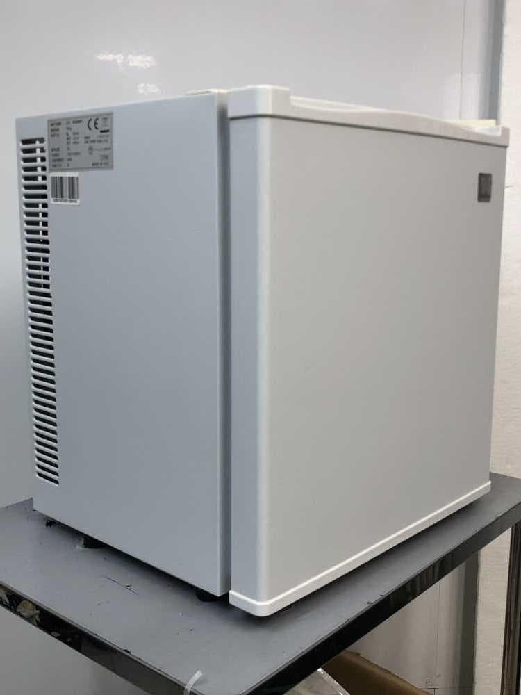 【中古】イー・エム・エー小型冷蔵庫 20L 2021年式2508171022