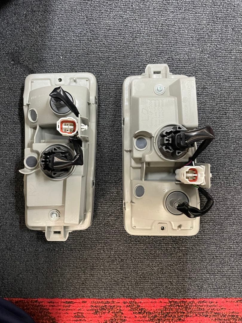 新車外しハイゼットS500Pテールランプ