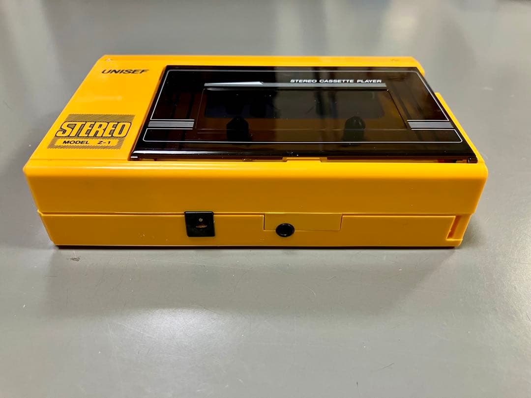 UNISEF ステレオカセットプレーヤー Z-1