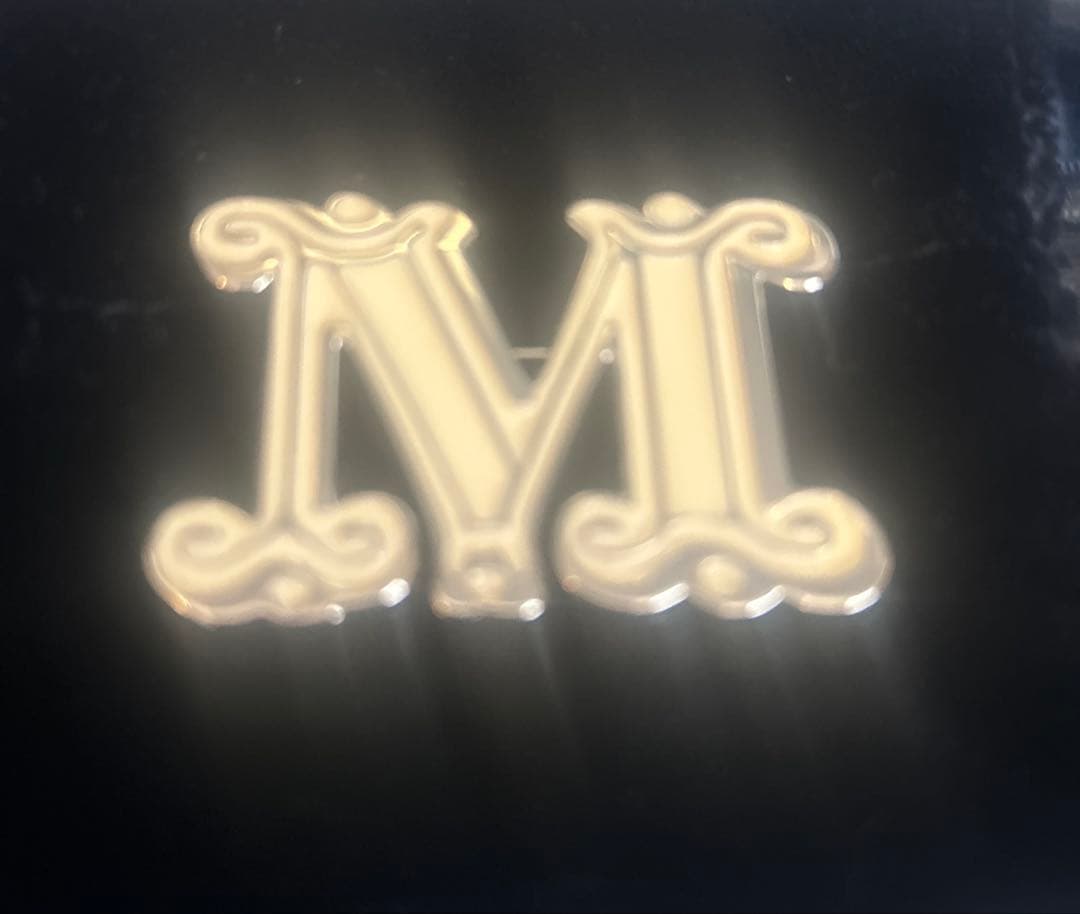 MAX MARA 新品　ブローチ　M イエローゴールド