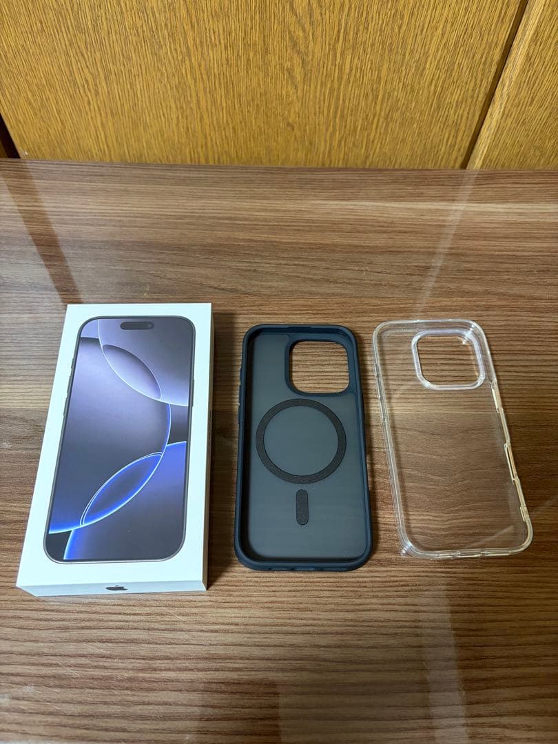 iPhone16 pro 512GBブラックチタニウム SIMフリー おまけ付き