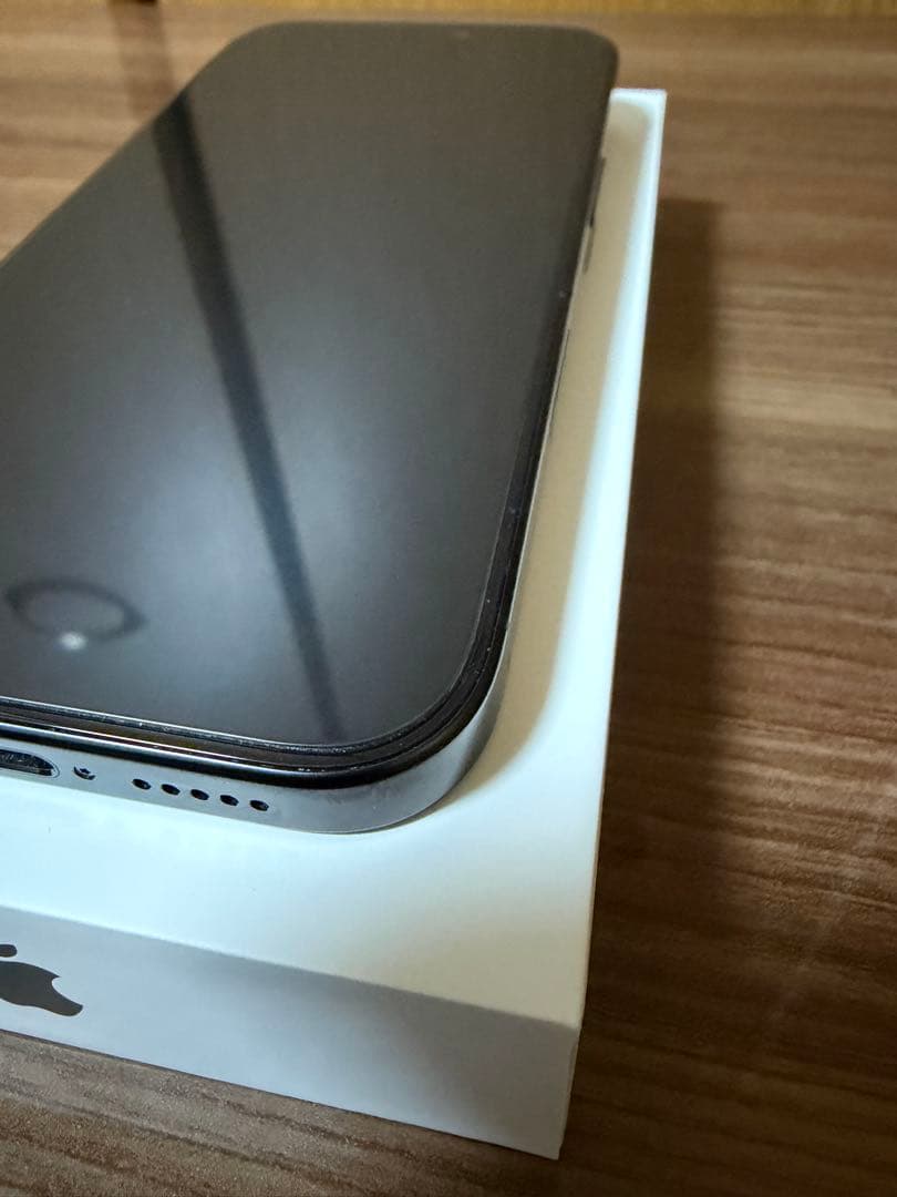 iPhone16 pro 512GBブラックチタニウム SIMフリー おまけ付き