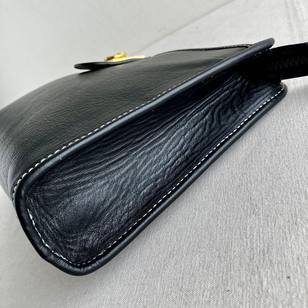 バッグ Celine Vintage Black Leather Pouch Bag